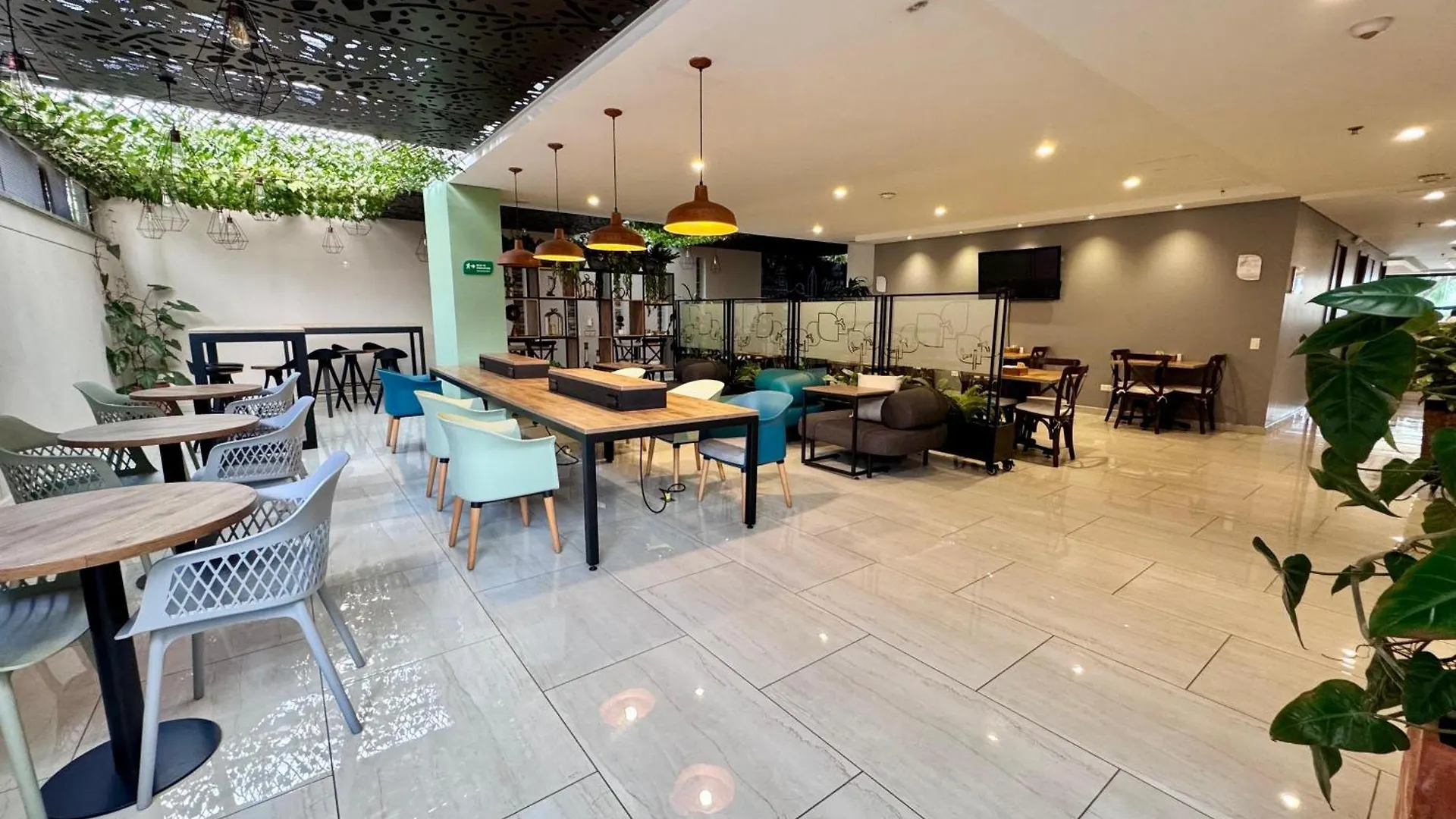 Ecohub Hotel Медельин