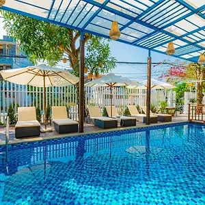 Hotel Heart - Bespoke ***