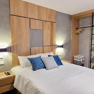 Apartamento Center Flats - In El Poblado Near Park Lleras, Medellin!, Medellín