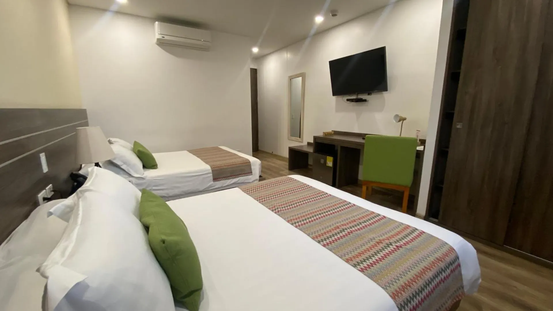 Ecohub Hotel メデジン 4*,