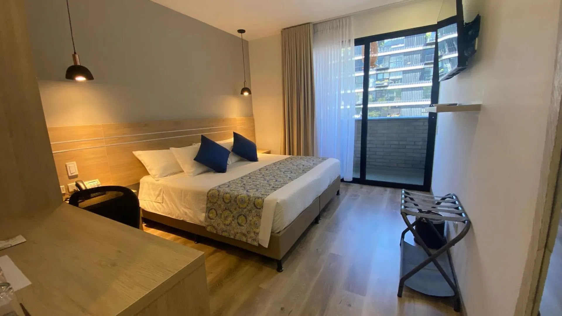 Ecohub Hotel Medellín 4*,  Colômbia